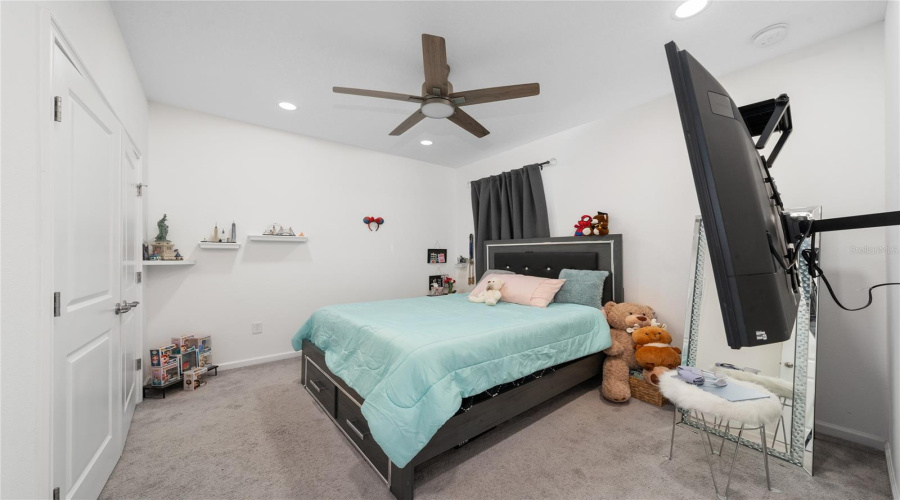 DAVENPORT, Florida 33837, 4 Bedrooms Bedrooms, ,3 BathroomsBathrooms,Residential,For Sale,YORKDALE,0,MFRS5138472