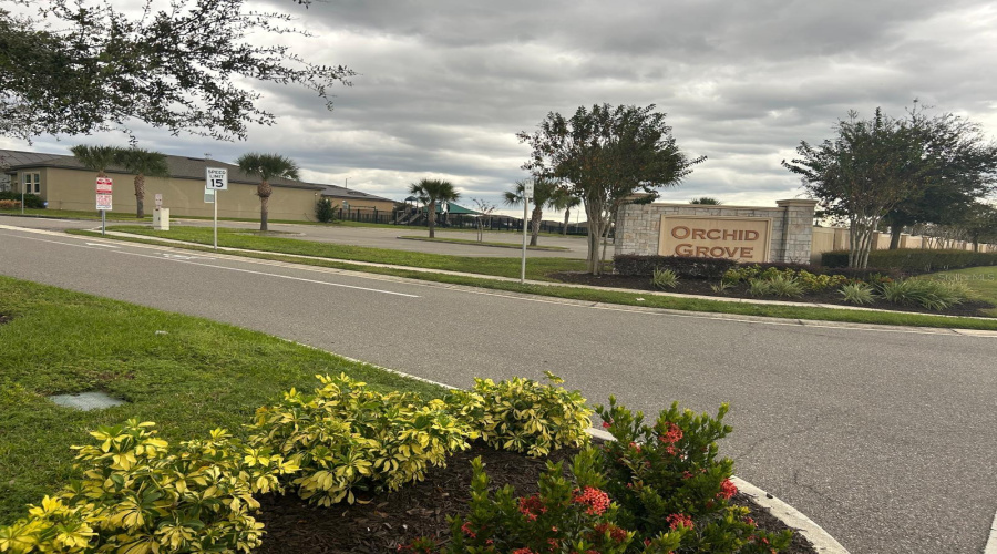 DAVENPORT, Florida 33837, 3 Bedrooms Bedrooms, ,2 BathroomsBathrooms,Residential,For Sale,ORCHID GROVE,0,MFRL4957510