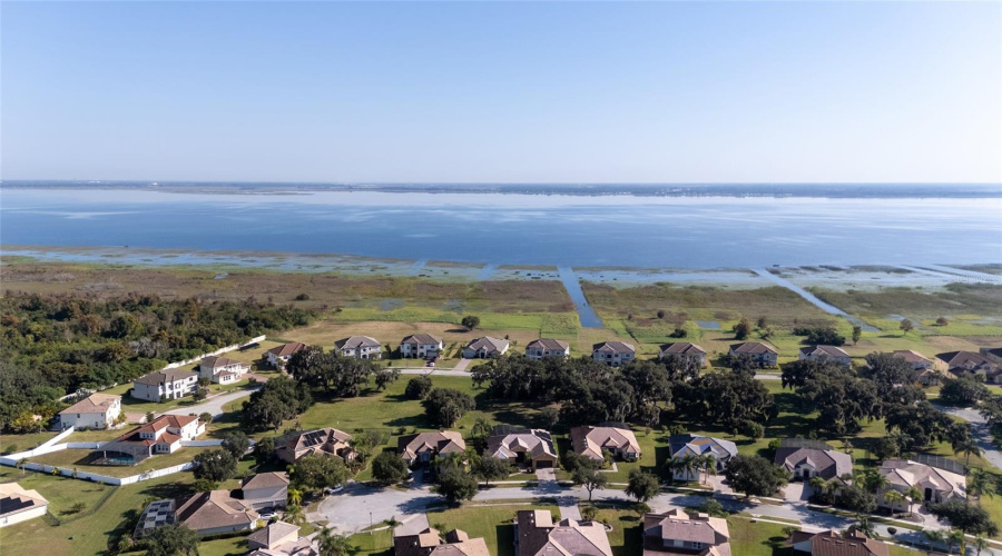 KISSIMMEE, Florida 34746, 4 Bedrooms Bedrooms, ,3 BathroomsBathrooms,Residential,For Sale,WINDWARD OAKS,0,MFRO6361300