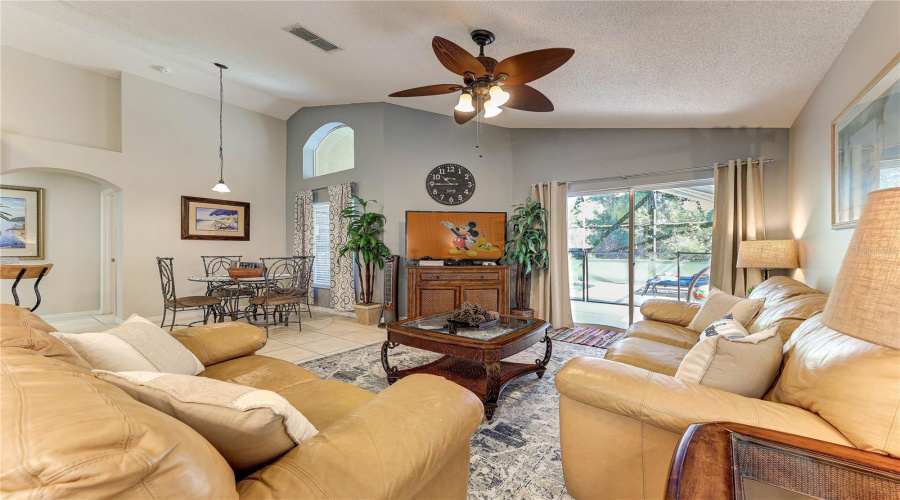 KISSIMMEE, Florida 34746, 4 Bedrooms Bedrooms, ,2 BathroomsBathrooms,Residential,For Sale,HIDEAWAY BEACH,0,MFRS5139158