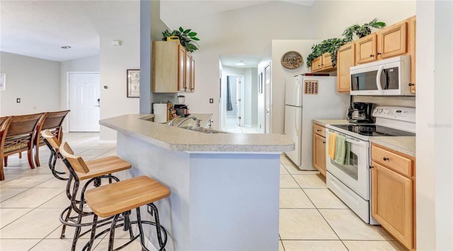 KISSIMMEE, Florida 34746, 4 Bedrooms Bedrooms, ,2 BathroomsBathrooms,Residential,For Sale,HIDEAWAY BEACH,0,MFRS5139158