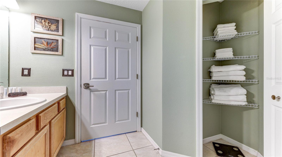 KISSIMMEE, Florida 34746, 4 Bedrooms Bedrooms, ,2 BathroomsBathrooms,Residential,For Sale,HIDEAWAY BEACH,0,MFRS5139158