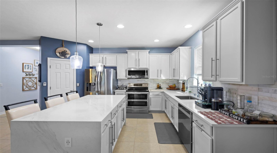 DAVENPORT, Florida 33837, 4 Bedrooms Bedrooms, ,2 BathroomsBathrooms,Residential,For Sale,BRIDGEFORD CROSSING,0,MFRS5139136