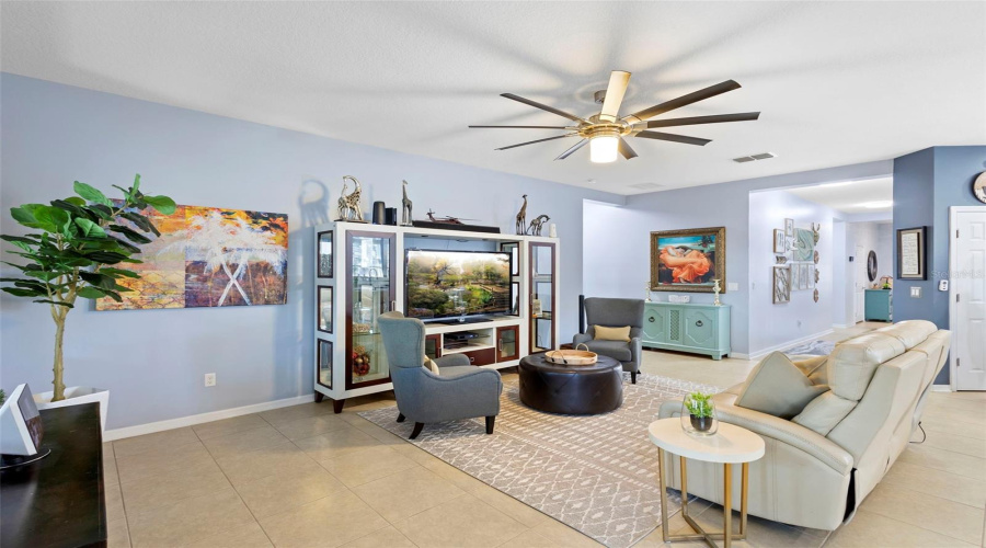 DAVENPORT, Florida 33837, 4 Bedrooms Bedrooms, ,2 BathroomsBathrooms,Residential,For Sale,BRIDGEFORD CROSSING,0,MFRS5139136