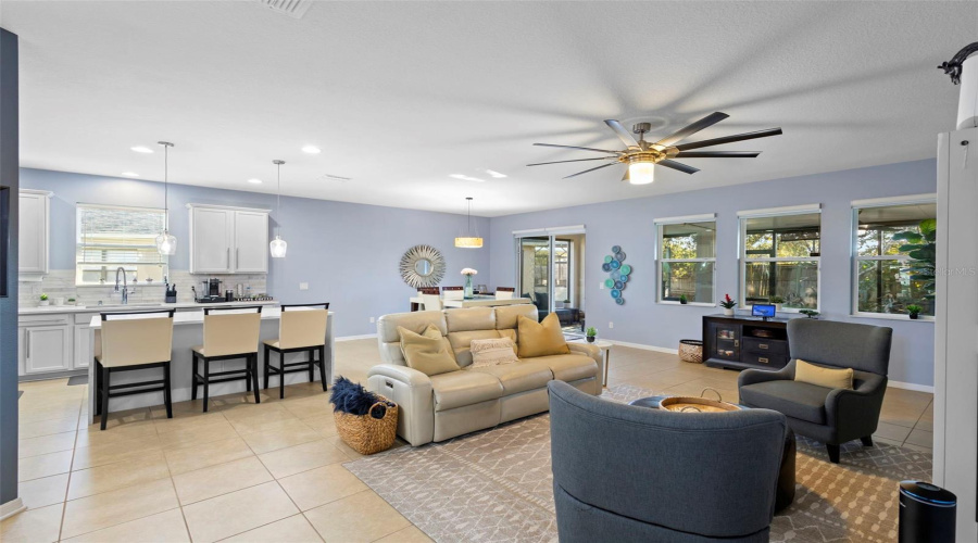 DAVENPORT, Florida 33837, 4 Bedrooms Bedrooms, ,2 BathroomsBathrooms,Residential,For Sale,BRIDGEFORD CROSSING,0,MFRS5139136