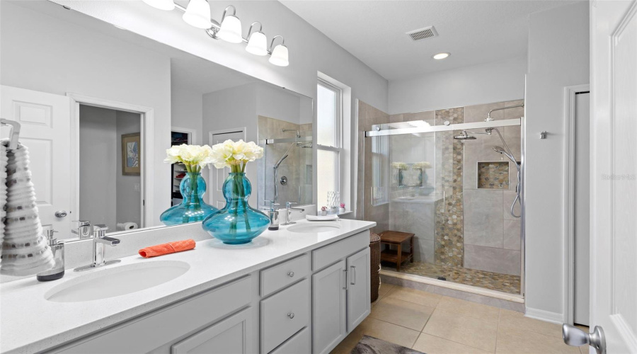 DAVENPORT, Florida 33837, 4 Bedrooms Bedrooms, ,2 BathroomsBathrooms,Residential,For Sale,BRIDGEFORD CROSSING,0,MFRS5139136