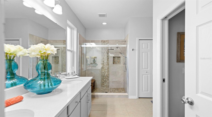 DAVENPORT, Florida 33837, 4 Bedrooms Bedrooms, ,2 BathroomsBathrooms,Residential,For Sale,BRIDGEFORD CROSSING,0,MFRS5139136