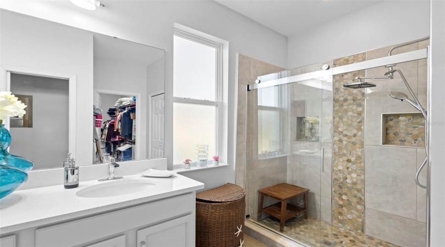 DAVENPORT, Florida 33837, 4 Bedrooms Bedrooms, ,2 BathroomsBathrooms,Residential,For Sale,BRIDGEFORD CROSSING,0,MFRS5139136