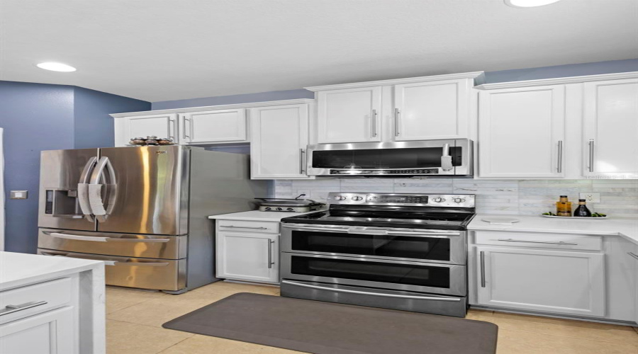 DAVENPORT, Florida 33837, 4 Bedrooms Bedrooms, ,2 BathroomsBathrooms,Residential,For Sale,BRIDGEFORD CROSSING,0,MFRS5139136