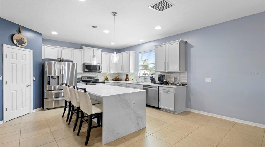 DAVENPORT, Florida 33837, 4 Bedrooms Bedrooms, ,2 BathroomsBathrooms,Residential,For Sale,BRIDGEFORD CROSSING,0,MFRS5139136