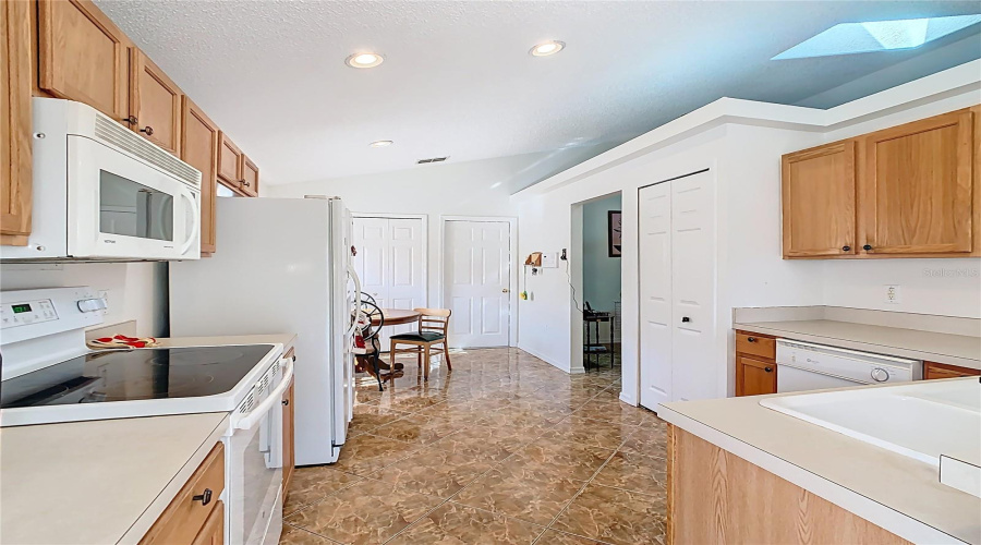 DAVENPORT, Florida 33897, 4 Bedrooms Bedrooms, ,2 BathroomsBathrooms,Residential,For Sale,HALSTEAD,0,MFRS5138446