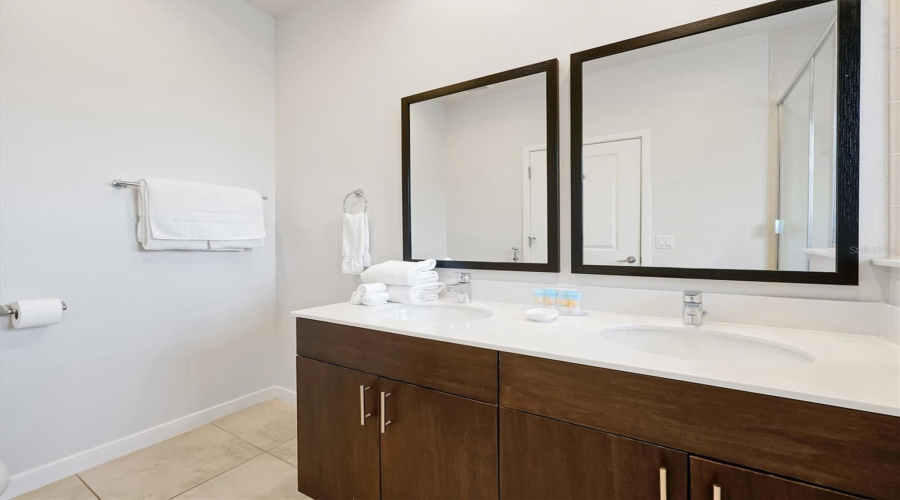 KISSIMMEE, Florida 34746, 2 Bedrooms Bedrooms, ,2 BathroomsBathrooms,Residential,For Sale,BUGATTI,0,MFRO6354323