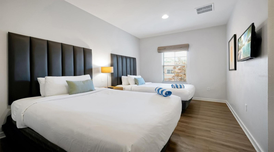 KISSIMMEE, Florida 34746, 2 Bedrooms Bedrooms, ,2 BathroomsBathrooms,Residential,For Sale,BUGATTI,0,MFRO6354323