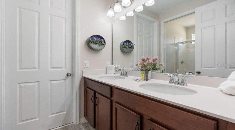 KISSIMMEE, Florida 34747, 9 Bedrooms Bedrooms, ,6 BathroomsBathrooms,Residential,For Sale,SUNSHINE RIDGE,0,MFRO6363130