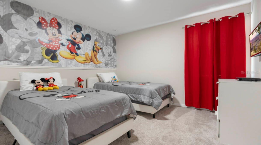 KISSIMMEE, Florida 34747, 9 Bedrooms Bedrooms, ,6 BathroomsBathrooms,Residential,For Sale,SUNSHINE RIDGE,0,MFRO6363130