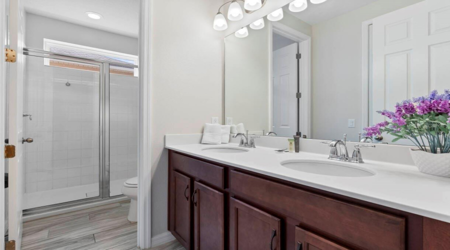 KISSIMMEE, Florida 34747, 9 Bedrooms Bedrooms, ,6 BathroomsBathrooms,Residential,For Sale,SUNSHINE RIDGE,0,MFRO6363130