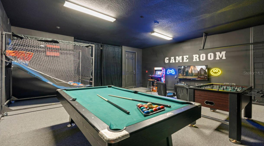 KISSIMMEE, Florida 34747, 9 Bedrooms Bedrooms, ,6 BathroomsBathrooms,Residential,For Sale,SUNSHINE RIDGE,0,MFRO6363130