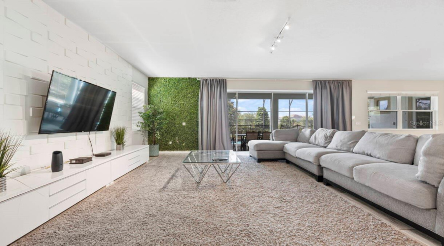 KISSIMMEE, Florida 34747, 9 Bedrooms Bedrooms, ,6 BathroomsBathrooms,Residential,For Sale,SUNSHINE RIDGE,0,MFRO6363130