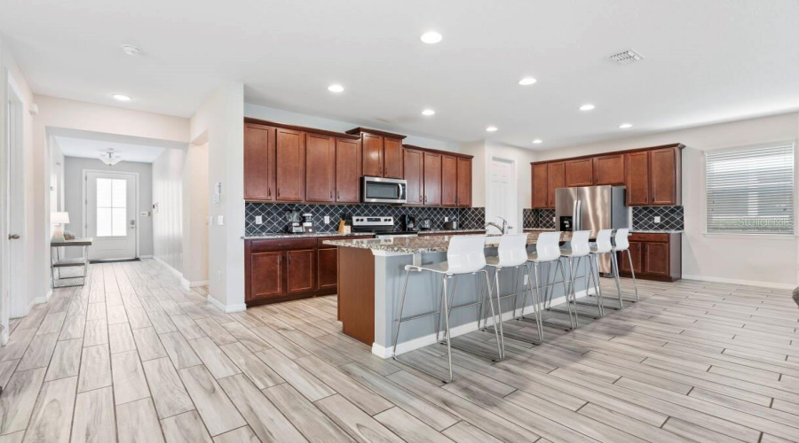 KISSIMMEE, Florida 34747, 9 Bedrooms Bedrooms, ,6 BathroomsBathrooms,Residential,For Sale,SUNSHINE RIDGE,0,MFRO6363130