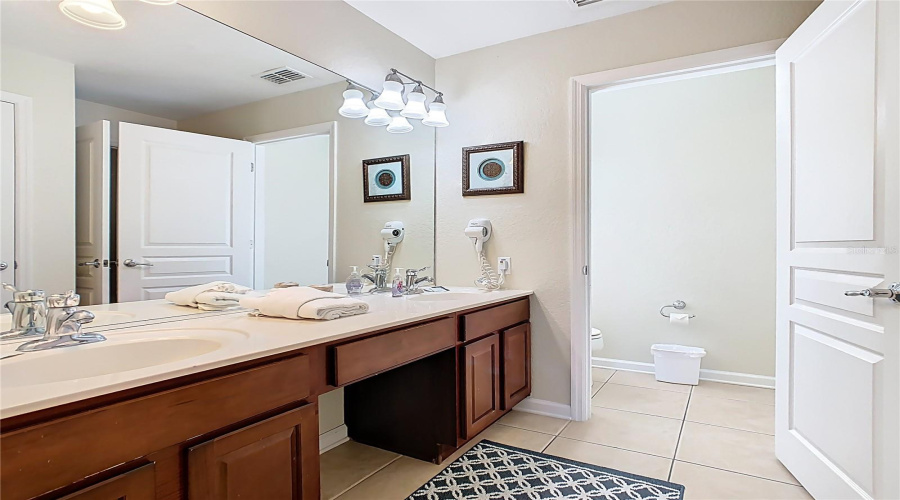 KISSIMMEE, Florida 34747, 6 Bedrooms Bedrooms, ,4 BathroomsBathrooms,Residential,For Sale,ARCHFELD,0,MFRO6362860