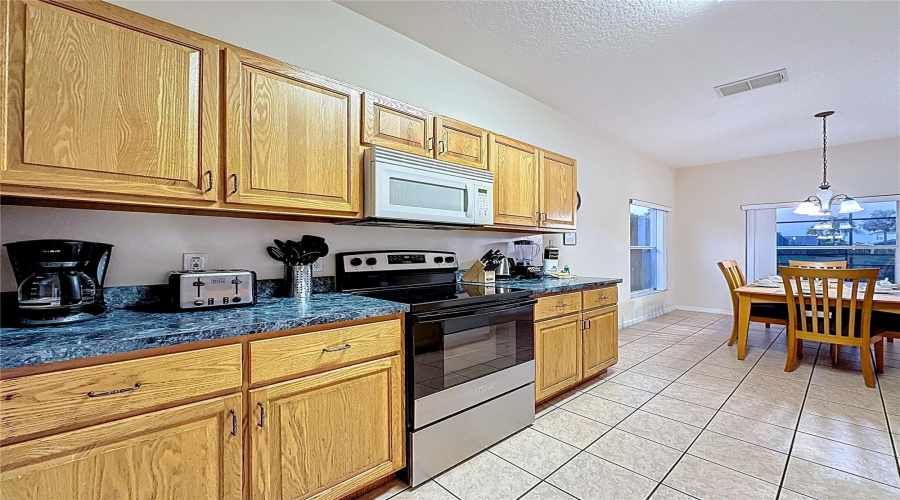KISSIMMEE, Florida 34746, 5 Bedrooms Bedrooms, ,3 BathroomsBathrooms,Residential,For Sale,CUMBRIAN LAKES,0,MFRG5104929