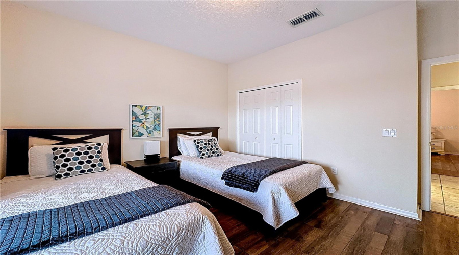 KISSIMMEE, Florida 34746, 5 Bedrooms Bedrooms, ,3 BathroomsBathrooms,Residential,For Sale,CUMBRIAN LAKES,0,MFRG5104929