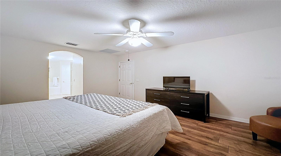 KISSIMMEE, Florida 34746, 5 Bedrooms Bedrooms, ,3 BathroomsBathrooms,Residential,For Sale,CUMBRIAN LAKES,0,MFRG5104929