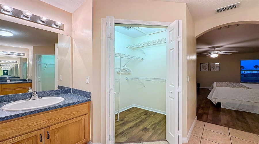 KISSIMMEE, Florida 34746, 5 Bedrooms Bedrooms, ,3 BathroomsBathrooms,Residential,For Sale,CUMBRIAN LAKES,0,MFRG5104929