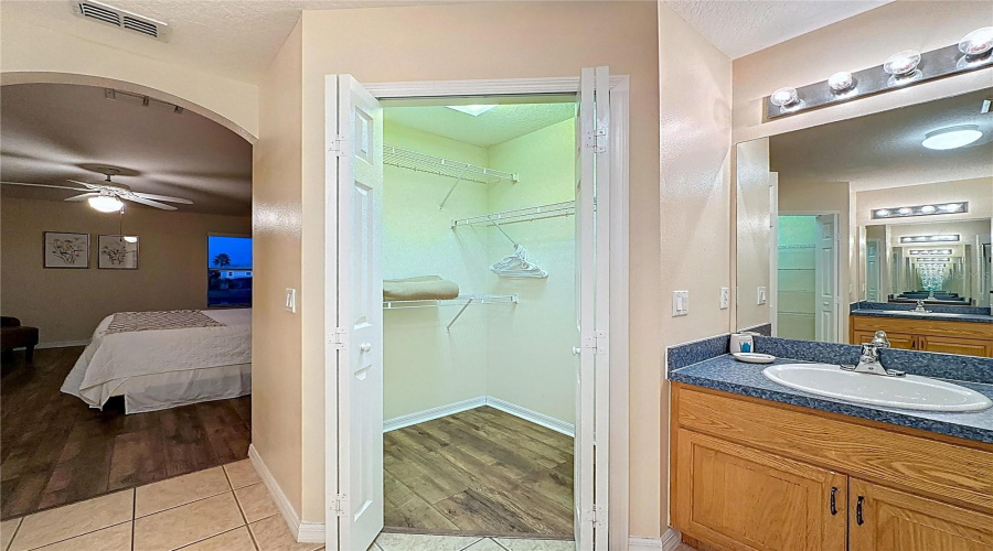 KISSIMMEE, Florida 34746, 5 Bedrooms Bedrooms, ,3 BathroomsBathrooms,Residential,For Sale,CUMBRIAN LAKES,0,MFRG5104929