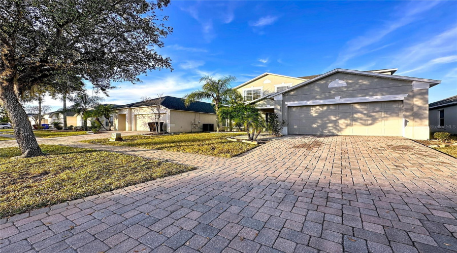 KISSIMMEE, Florida 34746, 5 Bedrooms Bedrooms, ,3 BathroomsBathrooms,Residential,For Sale,CUMBRIAN LAKES,0,MFRG5104929