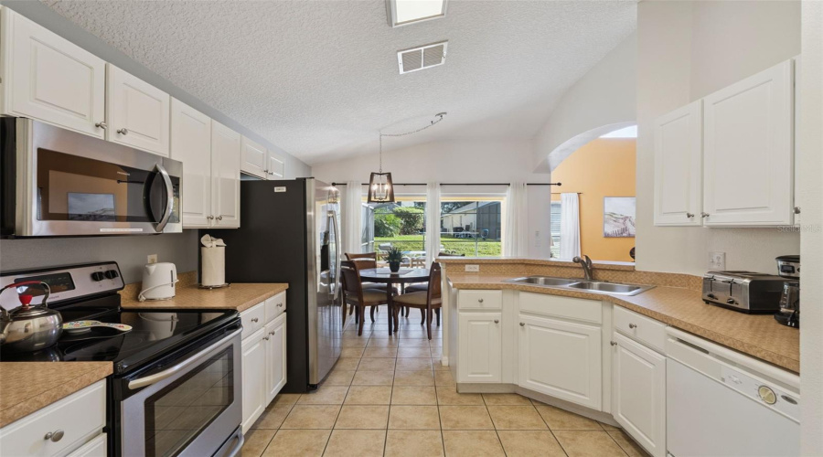 KISSIMMEE, Florida 34747, 5 Bedrooms Bedrooms, ,4 BathroomsBathrooms,Residential,For Sale,SUNRISE KEY,0,MFRS5139032