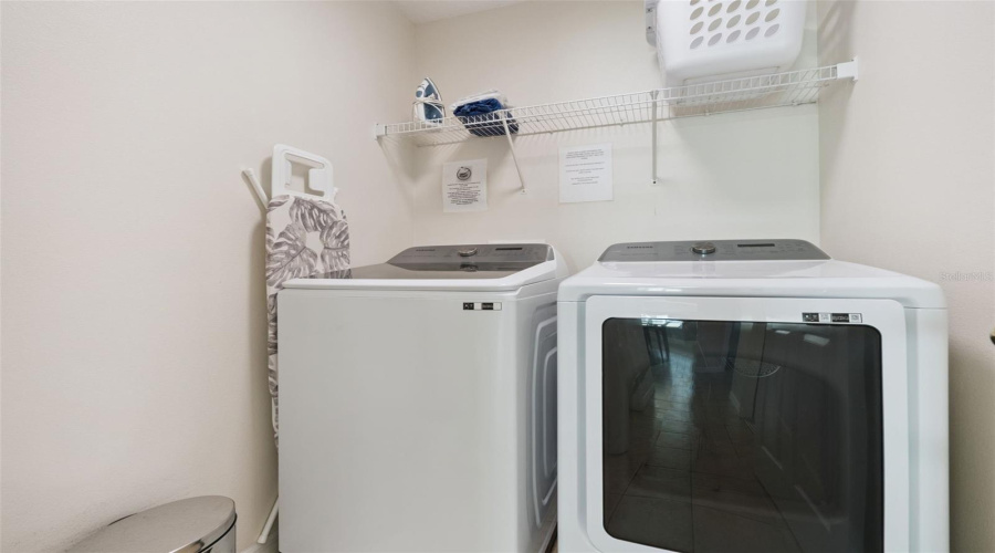 KISSIMMEE, Florida 34747, 5 Bedrooms Bedrooms, ,4 BathroomsBathrooms,Residential,For Sale,SUNRISE KEY,0,MFRS5139032