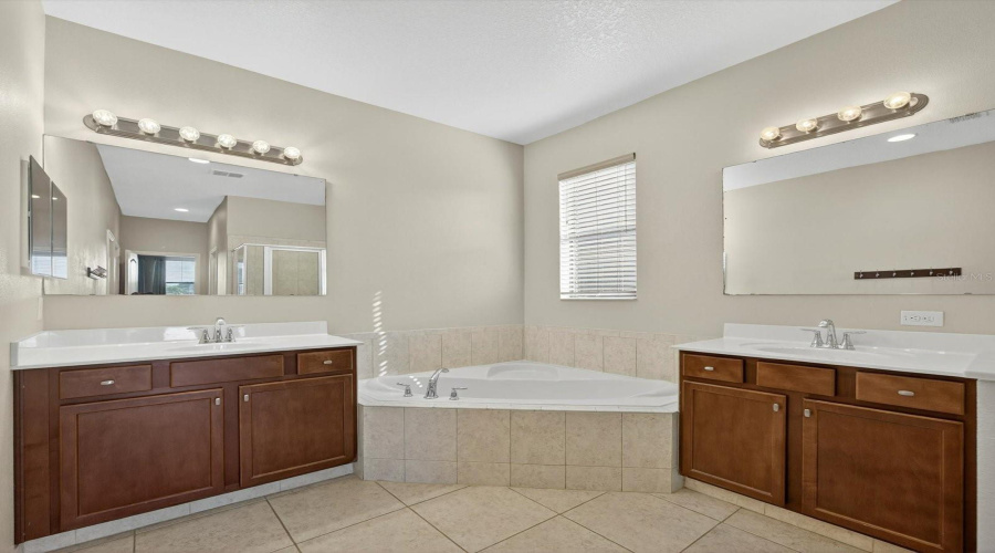 KISSIMMEE, Florida 34746, 4 Bedrooms Bedrooms, ,3 BathroomsBathrooms,Residential,For Sale,TROPHY BASS,0,MFRO6363370