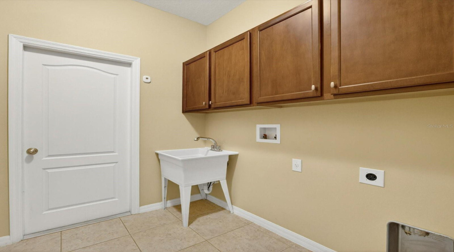 KISSIMMEE, Florida 34746, 4 Bedrooms Bedrooms, ,3 BathroomsBathrooms,Residential,For Sale,TROPHY BASS,0,MFRO6363370