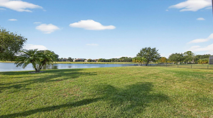 KISSIMMEE, Florida 34746, 4 Bedrooms Bedrooms, ,3 BathroomsBathrooms,Residential,For Sale,TROPHY BASS,0,MFRO6363370