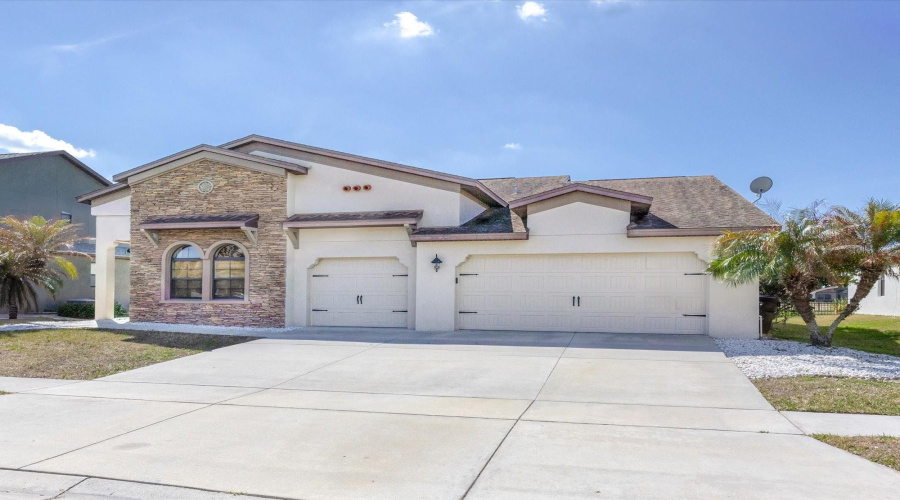 KISSIMMEE, Florida 34746, 4 Bedrooms Bedrooms, ,3 BathroomsBathrooms,Residential,For Sale,TROPHY BASS,0,MFRO6363370