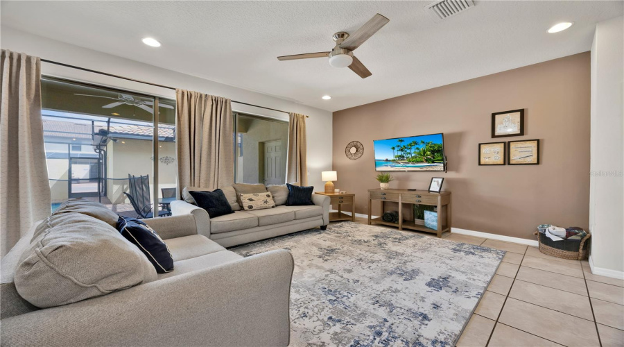 KISSIMMEE, Florida 34747, 5 Bedrooms Bedrooms, ,4 BathroomsBathrooms,Residential,For Sale,ADRIATICO,0,MFRO6363446