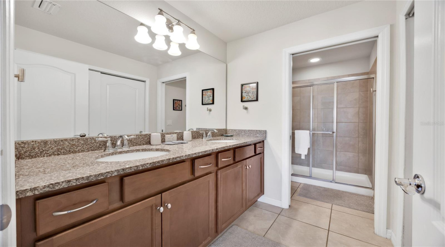 KISSIMMEE, Florida 34747, 5 Bedrooms Bedrooms, ,4 BathroomsBathrooms,Residential,For Sale,ADRIATICO,0,MFRO6363446