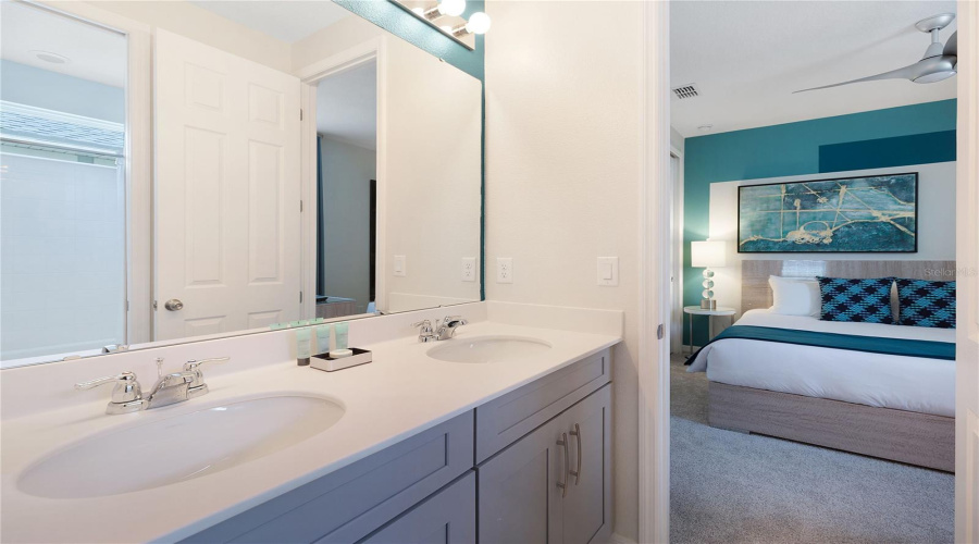 KISSIMMEE, Florida 34747, 9 Bedrooms Bedrooms, ,6 BathroomsBathrooms,Residential,For Sale,NASSAU POINT,0,MFRS5139275