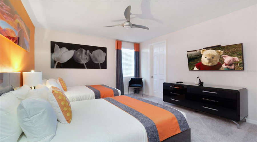 KISSIMMEE, Florida 34747, 9 Bedrooms Bedrooms, ,6 BathroomsBathrooms,Residential,For Sale,NASSAU POINT,0,MFRS5139275