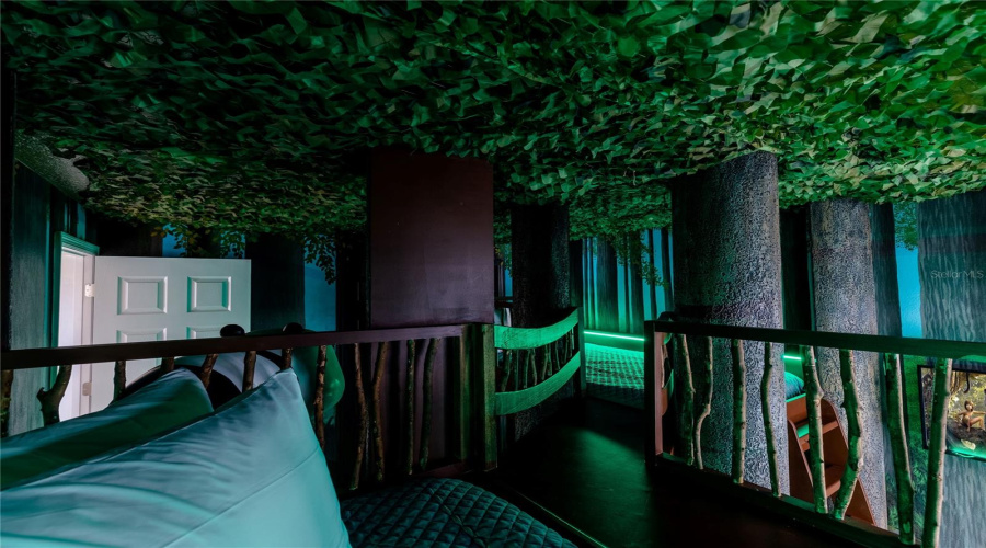 KISSIMMEE, Florida 34747, 9 Bedrooms Bedrooms, ,6 BathroomsBathrooms,Residential,For Sale,NASSAU POINT,0,MFRS5139275