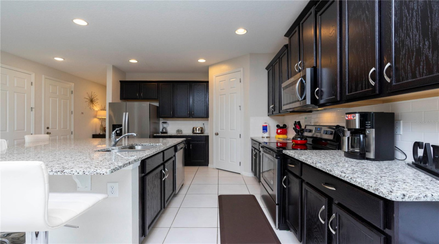 KISSIMMEE, Florida 34747, 7 Bedrooms Bedrooms, ,6 BathroomsBathrooms,Residential,For Sale,PELICAN COVE,0,MFRO6363608