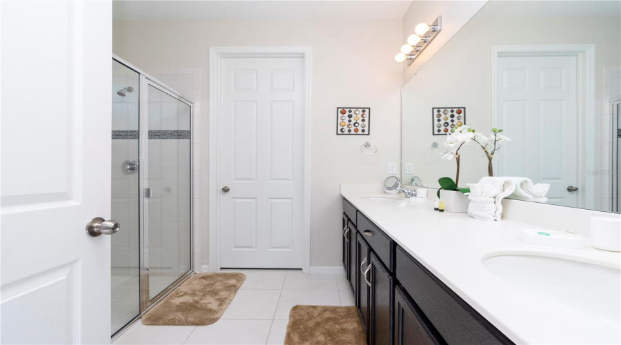 KISSIMMEE, Florida 34747, 7 Bedrooms Bedrooms, ,6 BathroomsBathrooms,Residential,For Sale,PELICAN COVE,0,MFRO6363608