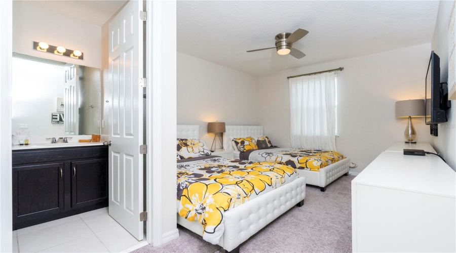 KISSIMMEE, Florida 34747, 7 Bedrooms Bedrooms, ,6 BathroomsBathrooms,Residential,For Sale,PELICAN COVE,0,MFRO6363608