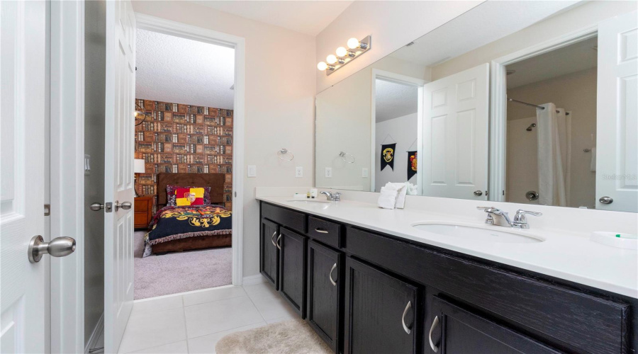 KISSIMMEE, Florida 34747, 7 Bedrooms Bedrooms, ,6 BathroomsBathrooms,Residential,For Sale,PELICAN COVE,0,MFRO6363608