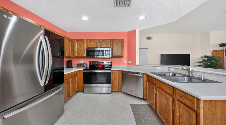 KISSIMMEE, Florida 34747, 2 Bedrooms Bedrooms, ,2 BathroomsBathrooms,Residential,For Sale,SPRING PARK,0,MFRS5139338