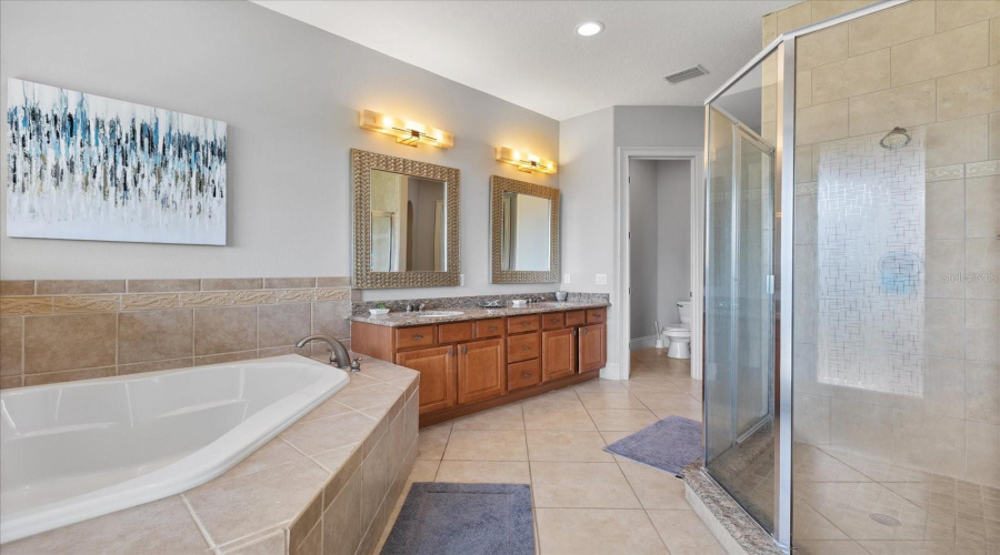 Primary Bedroom En-Suite