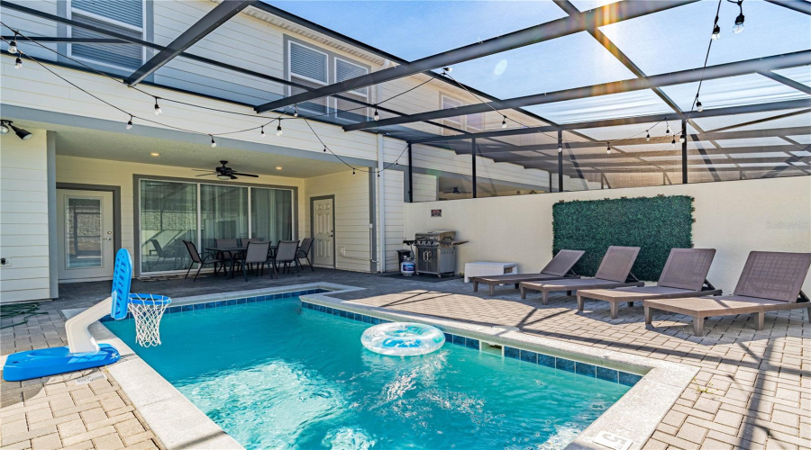 DAVENPORT, Florida 33897, 5 Bedrooms Bedrooms, ,4 BathroomsBathrooms,Residential,For Sale,PARADISE,0,MFRO6363666