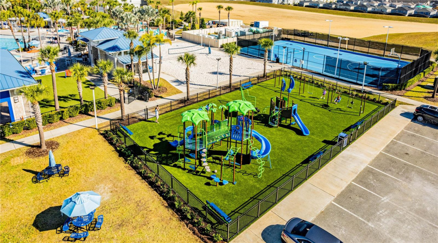 DAVENPORT, Florida 33897, 5 Bedrooms Bedrooms, ,4 BathroomsBathrooms,Residential,For Sale,PARADISE,0,MFRO6363666