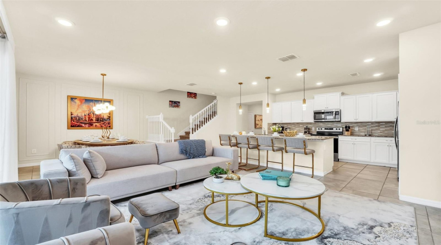 DAVENPORT, Florida 33897, 5 Bedrooms Bedrooms, ,4 BathroomsBathrooms,Residential,For Sale,PARADISE,0,MFRO6362520